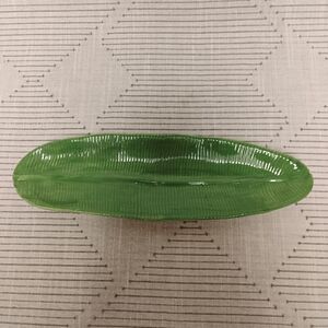 Dei Green Leaf-Shaped Decorative Tray